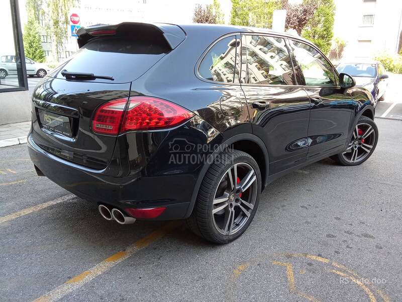 Porsche Cayenne TURBO LOOK