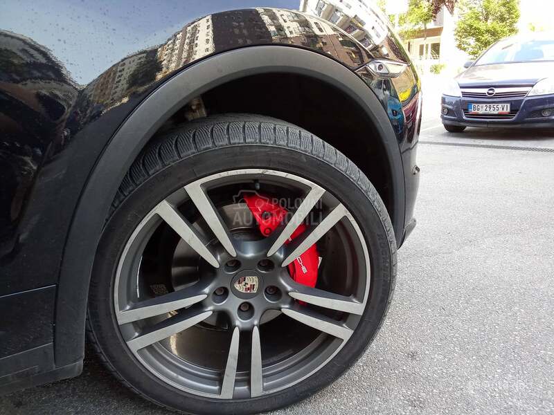 Porsche Cayenne TURBO LOOK