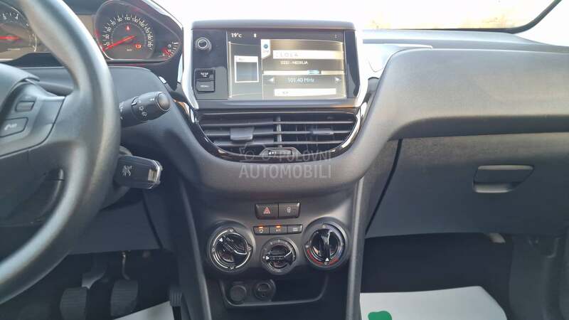 Peugeot 208 KREDlTl BEZ UCESCA