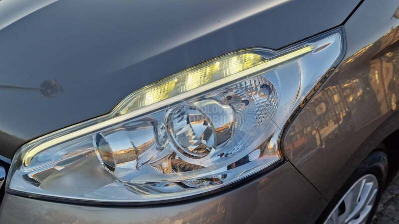 Peugeot 208 KREDlTl BEZ UCESCA
