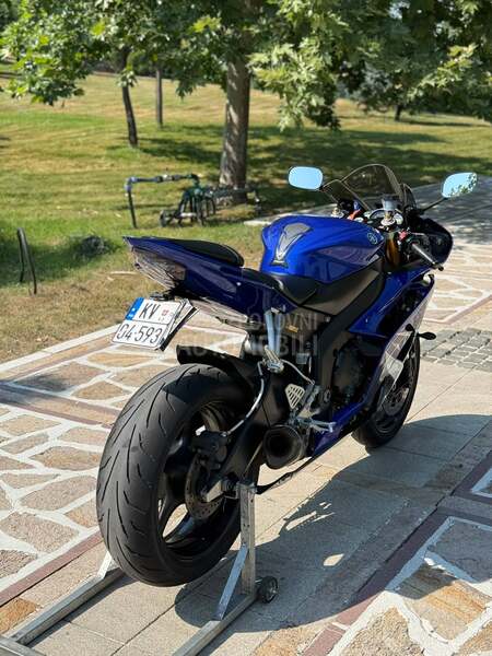 Yamaha R6
