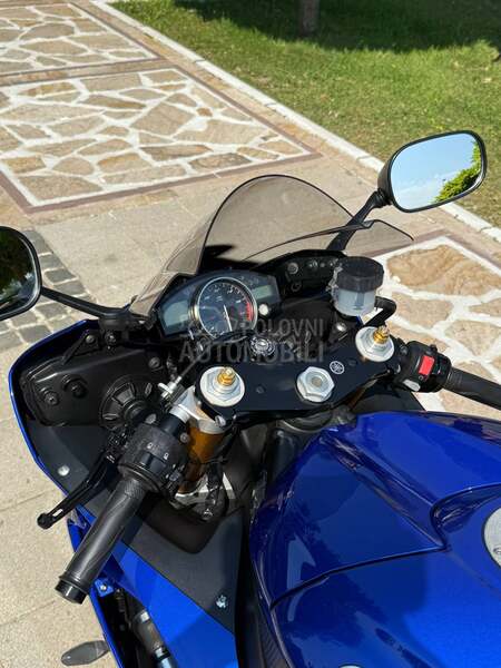 Yamaha R6