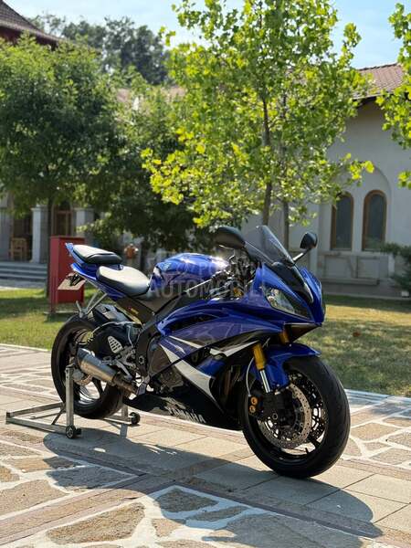 Yamaha R6