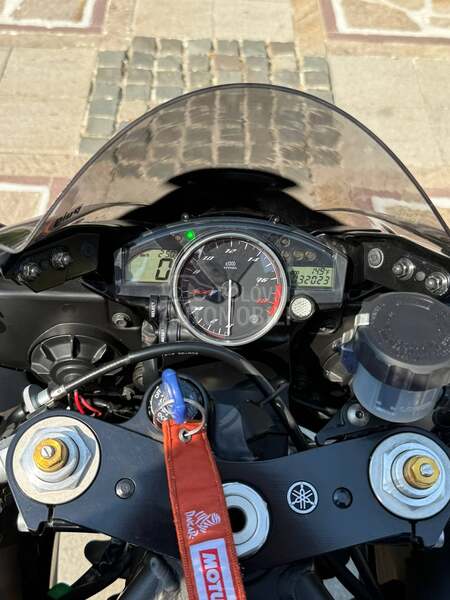 Yamaha R6
