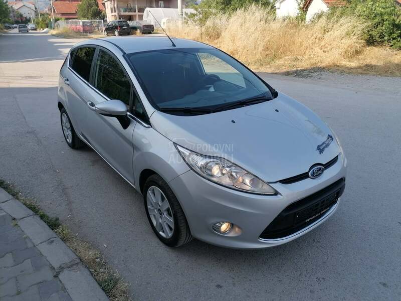 Ford Fiesta 1.4i TREND CH