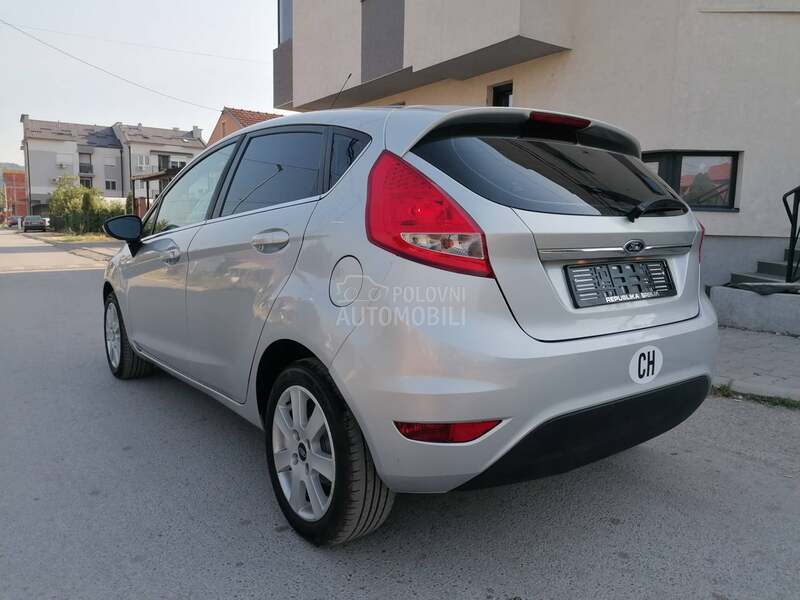 Ford Fiesta 1.4i TREND CH