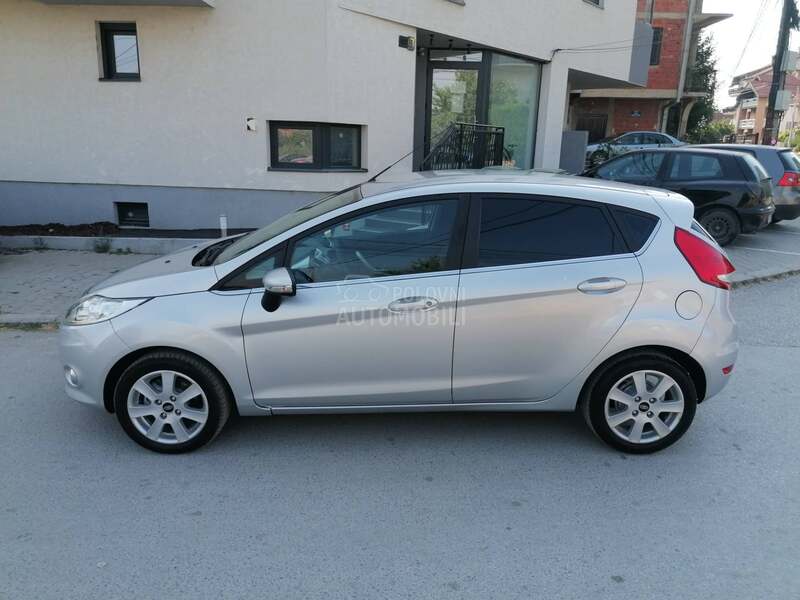 Ford Fiesta 1.4i TREND CH