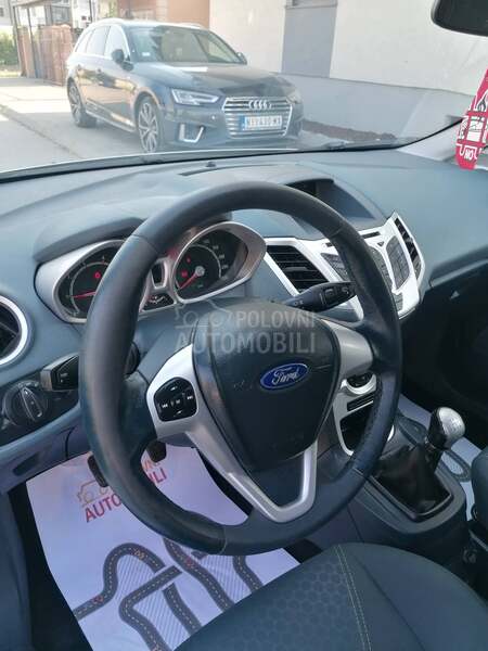 Ford Fiesta 1.4i TREND CH