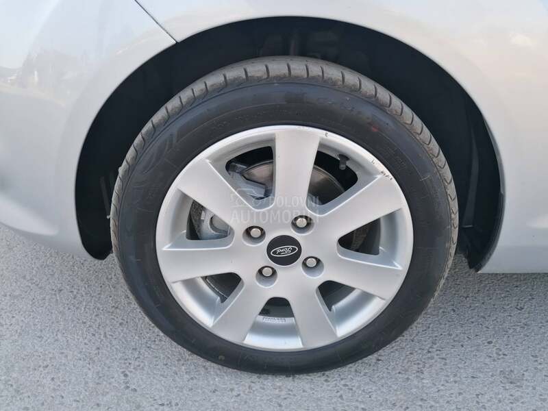 Ford Fiesta 1.4i TREND CH