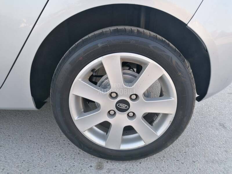 Ford Fiesta 1.4i TREND CH