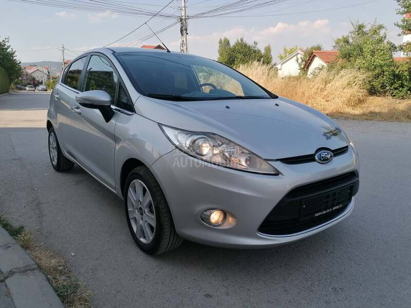 Ford Fiesta 1.4i TREND CH