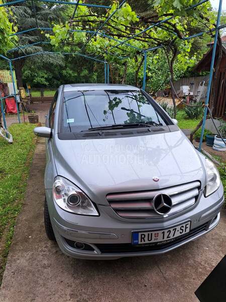 Mercedes Benz B 200 