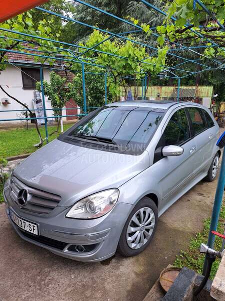 Mercedes Benz B 200 