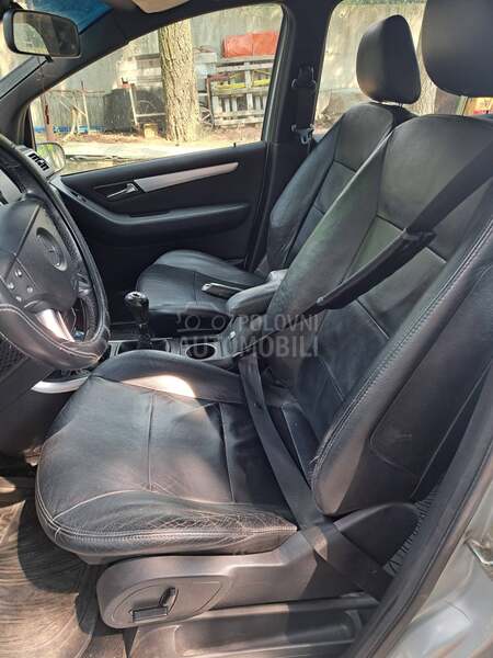 Mercedes Benz B 200 