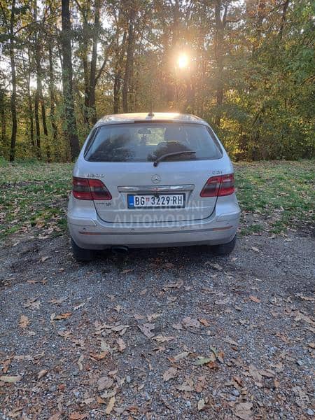 Mercedes Benz B 200 