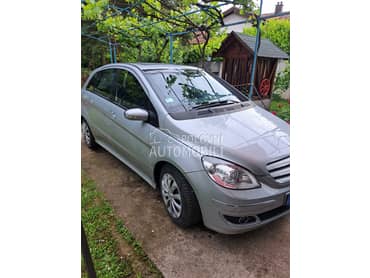 Mercedes Benz B 200 