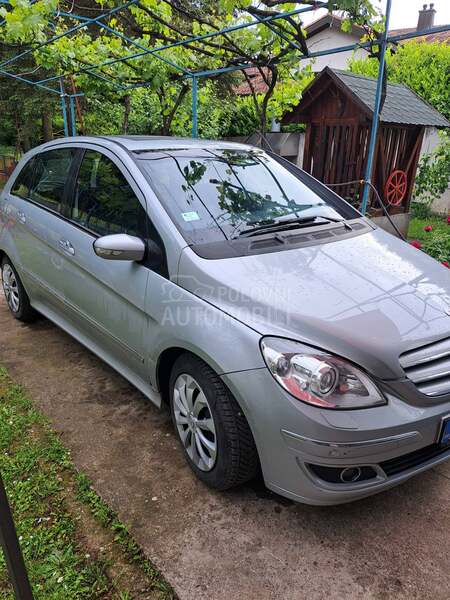 Mercedes Benz B 200 
