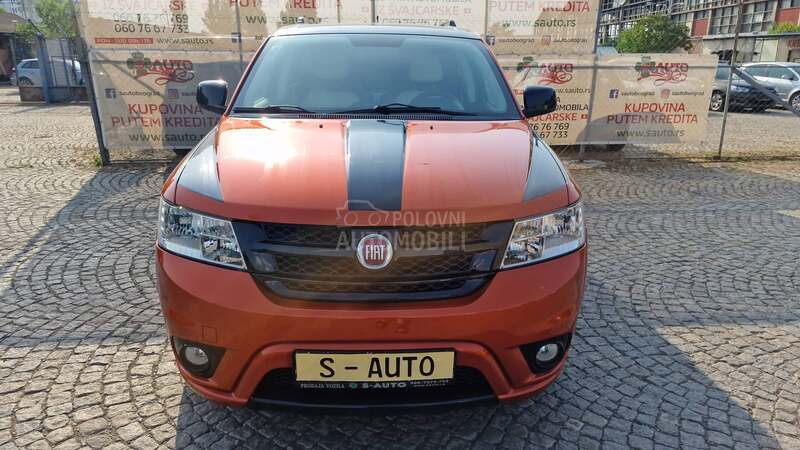 Fiat Freemont 