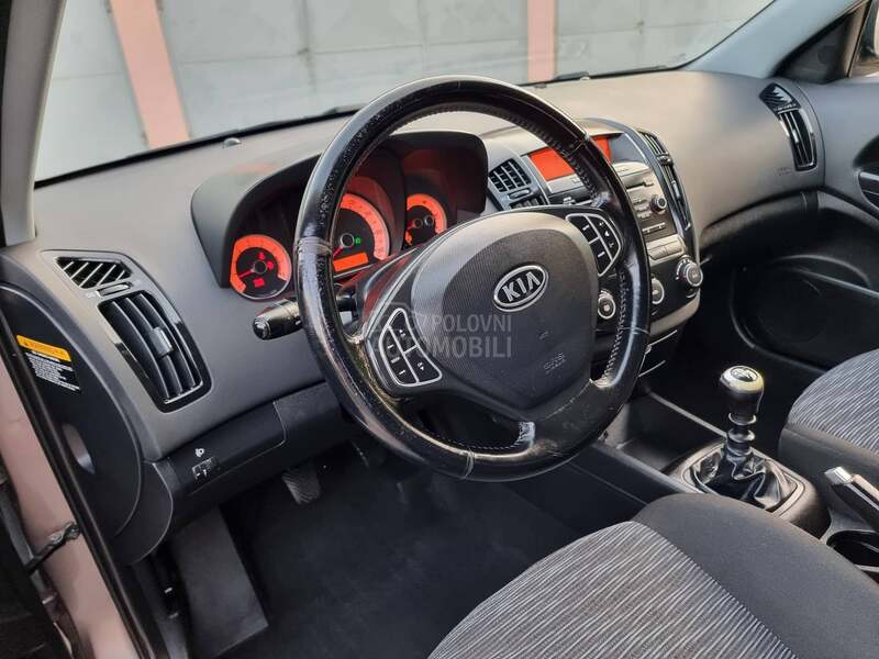 Kia cee`d 1.6B PERFFEKTNA