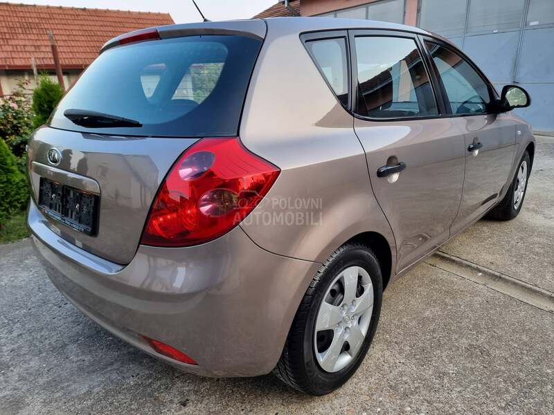 Kia cee`d 1.6B PERFFEKTNA