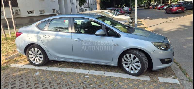 Opel Astra J 1.6 cdti
