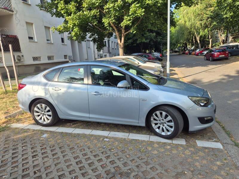 Opel Astra J 1.6 cdti