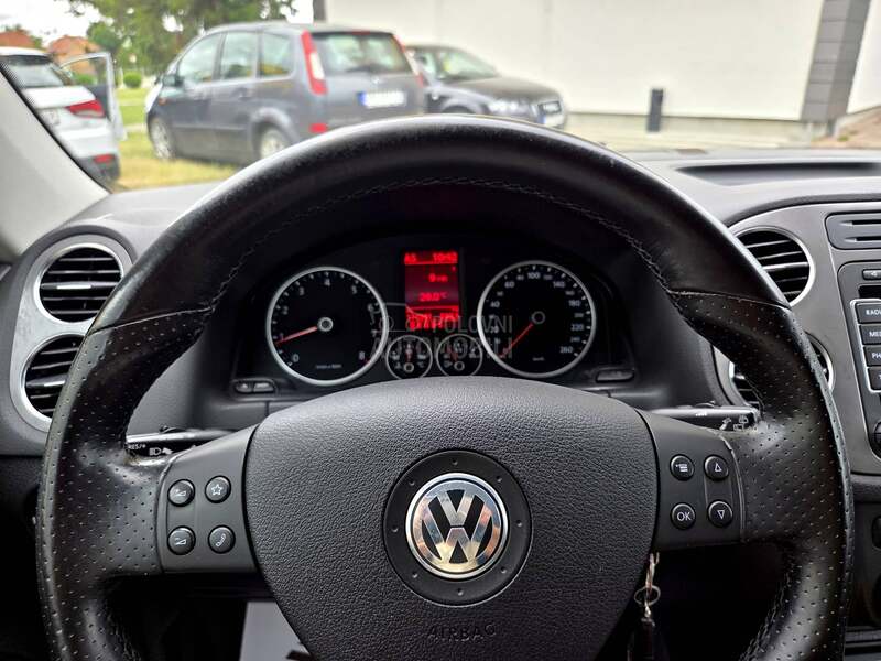 Volkswagen Tiguan R line/DSG/4motion