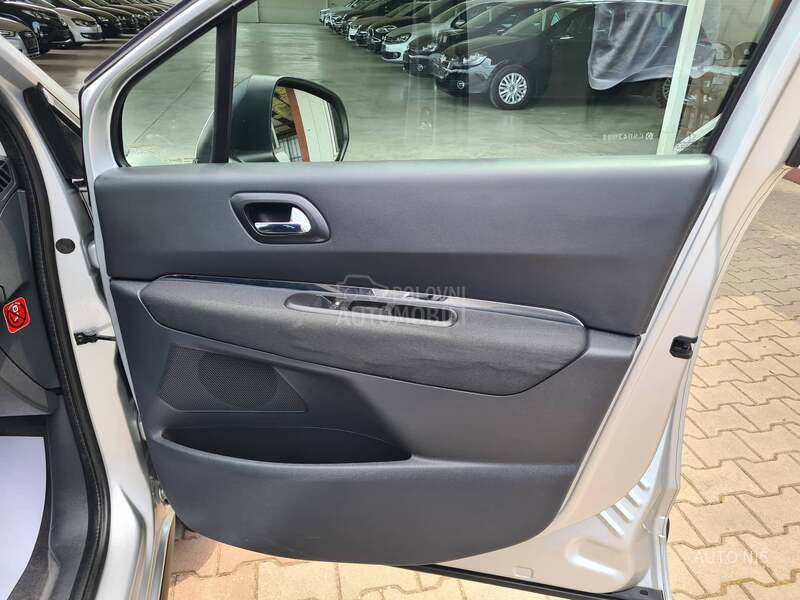 Peugeot 3008 1.6 HDI ACTIVE N1