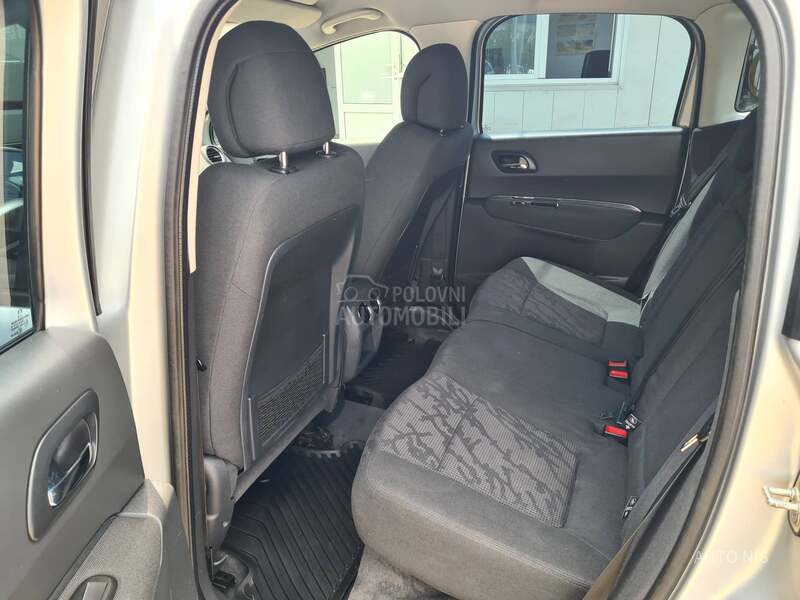 Peugeot 3008 1.6 HDI ACTIVE N1
