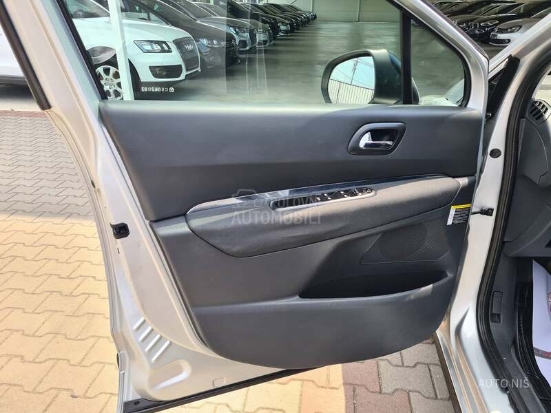 Peugeot 3008 1.6 HDI ACTIVE N1