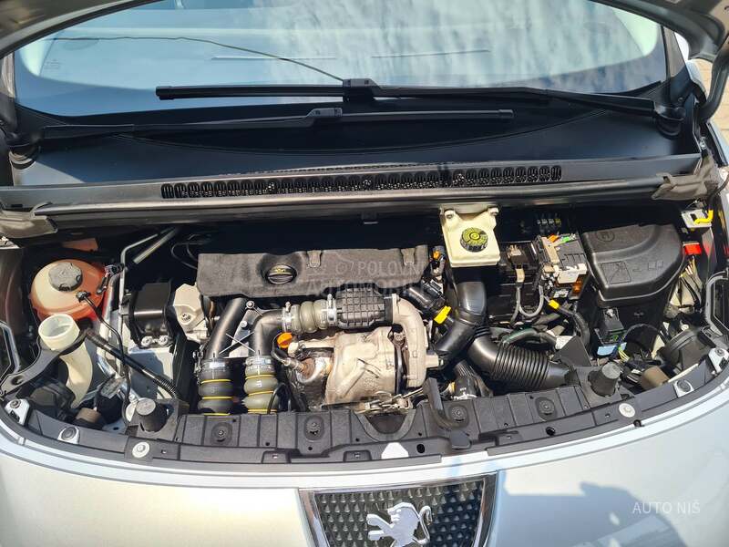 Peugeot 3008 1.6 HDI ACTIVE N1