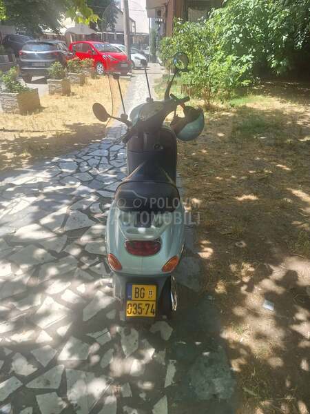Vespa ET2