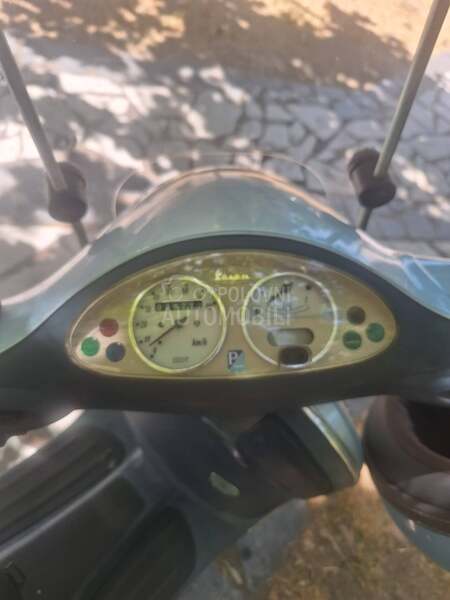 Vespa ET2