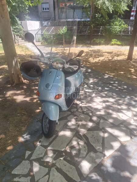 Vespa ET2