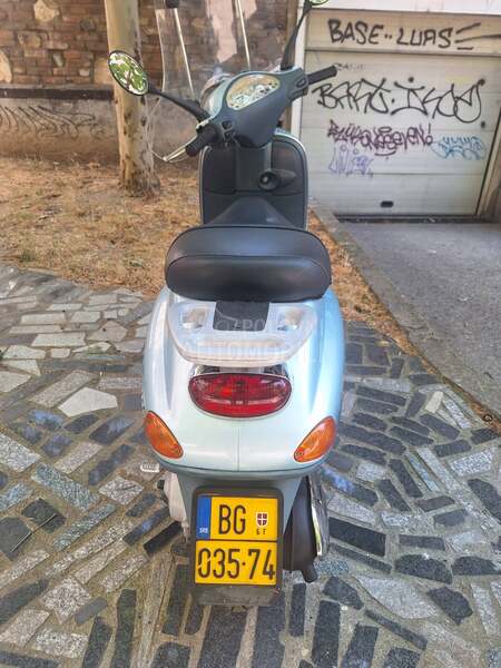 Vespa ET2