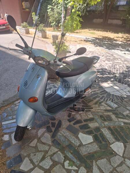 Vespa ET2