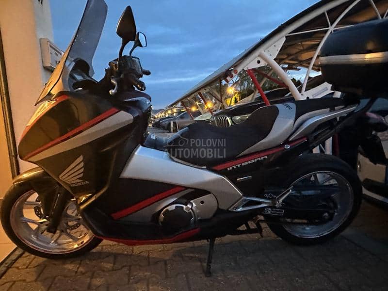 Honda integra NC700D