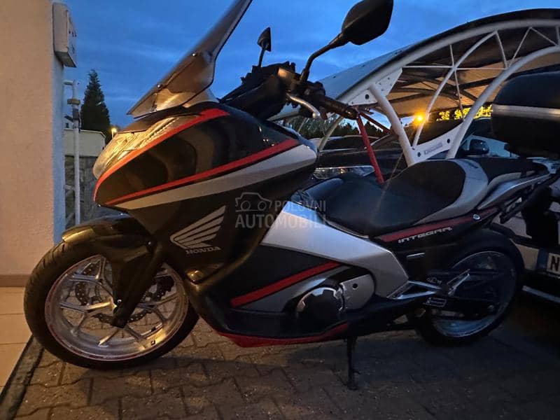 Honda integra NC700D