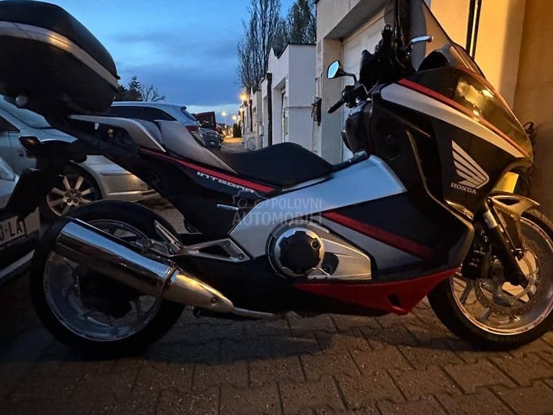 Honda integra NC700D
