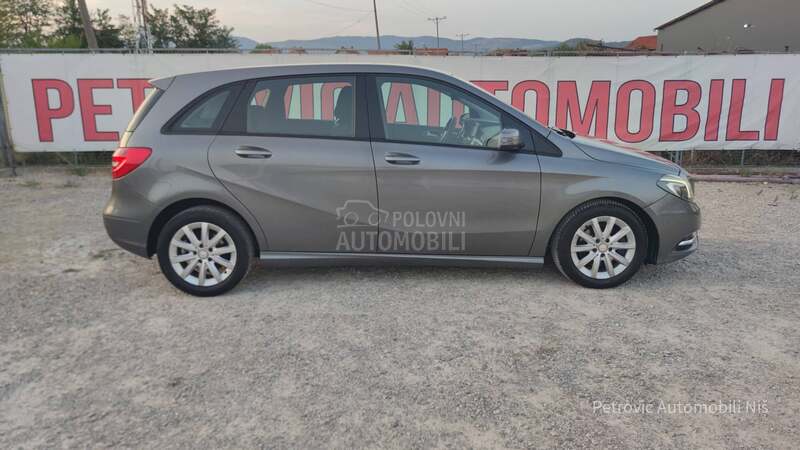 Mercedes Benz B 200 /EXCLUSIVE/LED/NAV