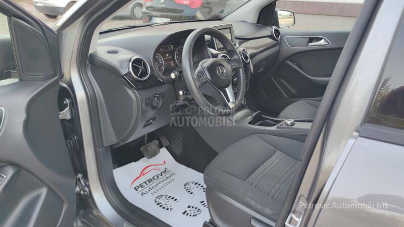 Mercedes Benz B 200 /EXCLUSIVE/LED/NAV