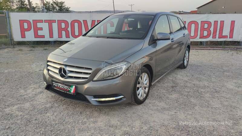 Mercedes Benz B 200 /EXCLUSIVE/LED/NAV
