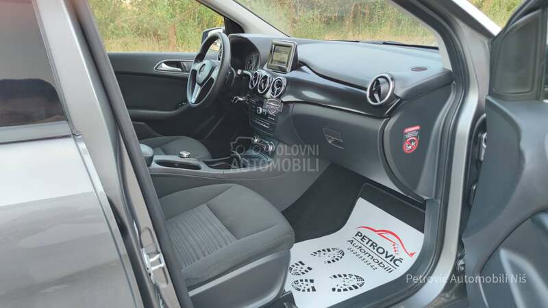 Mercedes Benz B 200 /EXCLUSIVE/LED/NAV