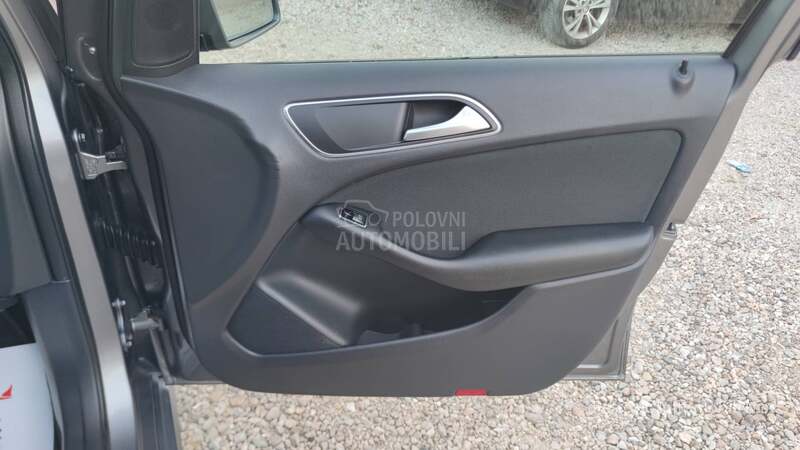 Mercedes Benz B 200 /EXCLUSIVE/LED/NAV