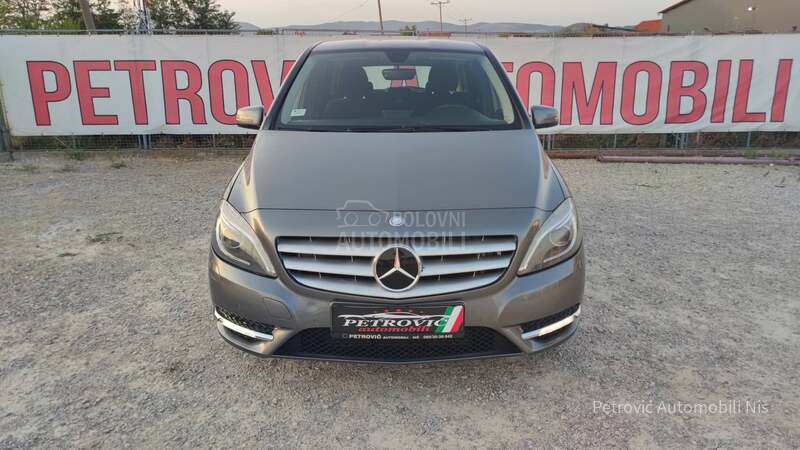 Mercedes Benz B 200 /EXCLUSIVE/LED/NAV