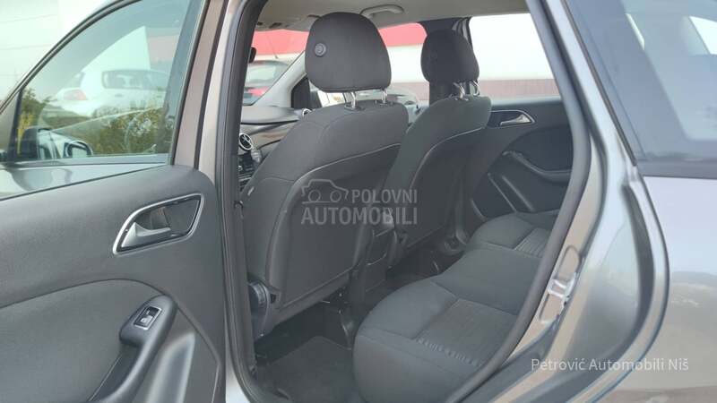 Mercedes Benz B 200 /EXCLUSIVE/LED/NAV