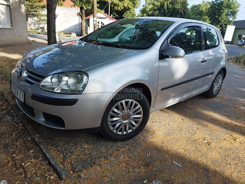 Volkswagen Golf 5 1.4 3v