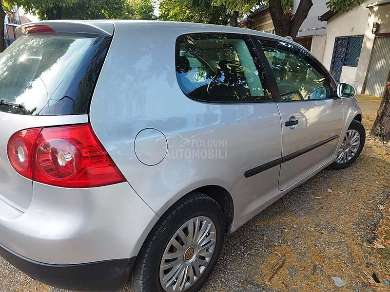 Volkswagen Golf 5 1.4 3v