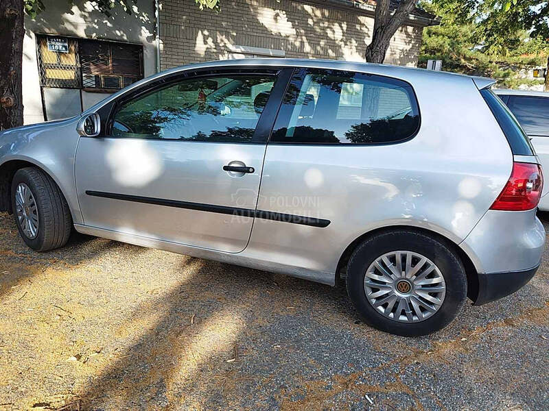 Volkswagen Golf 5 1.4 3v