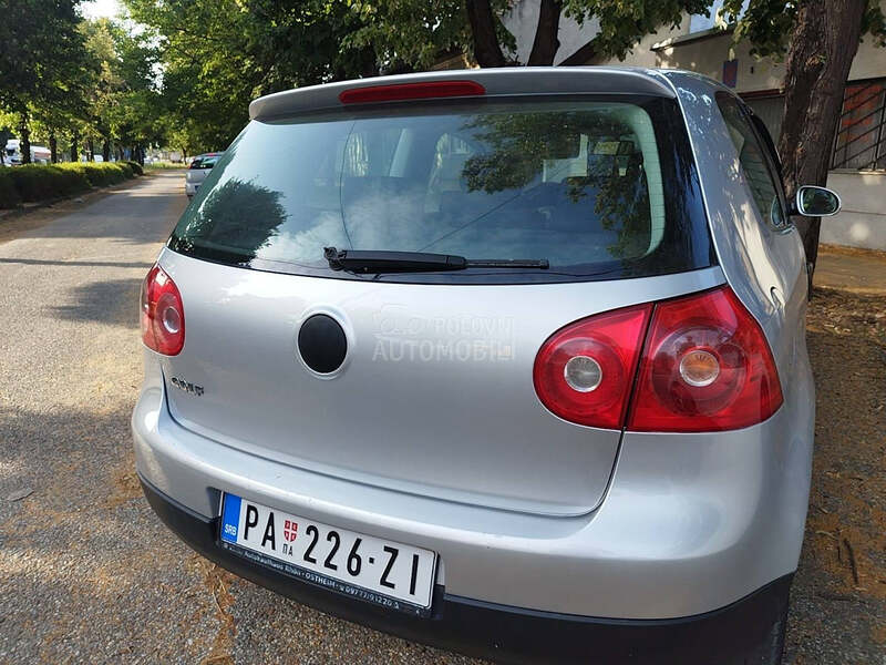 Volkswagen Golf 5 1.4 3v